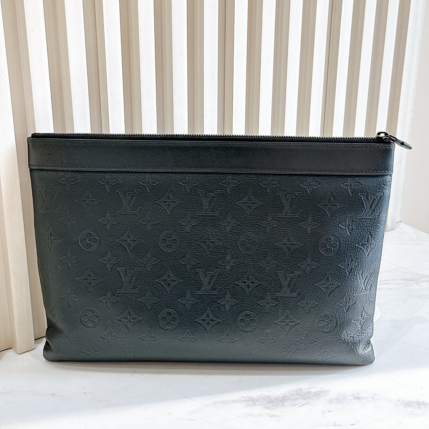 LV Discovery Pochette in Shadow Monogam