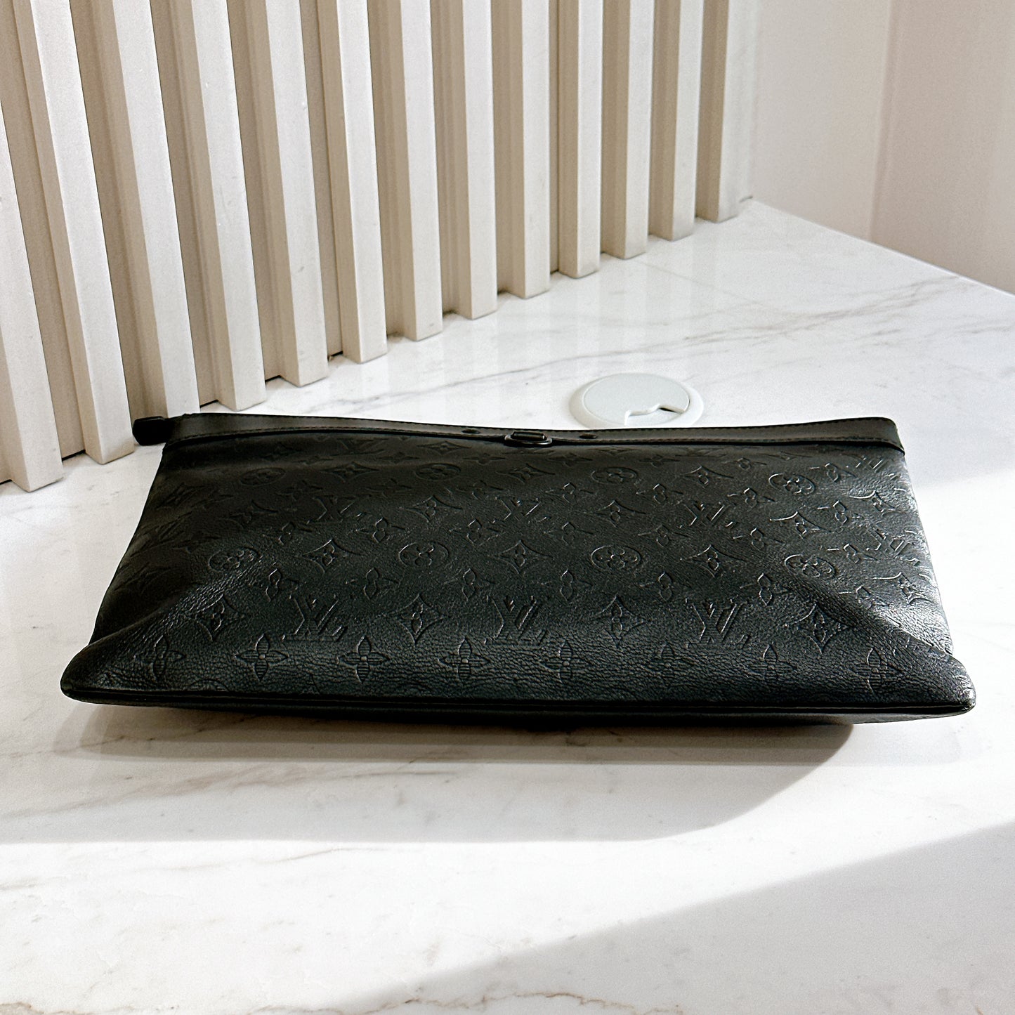 LV Discovery Pochette in Shadow Monogam