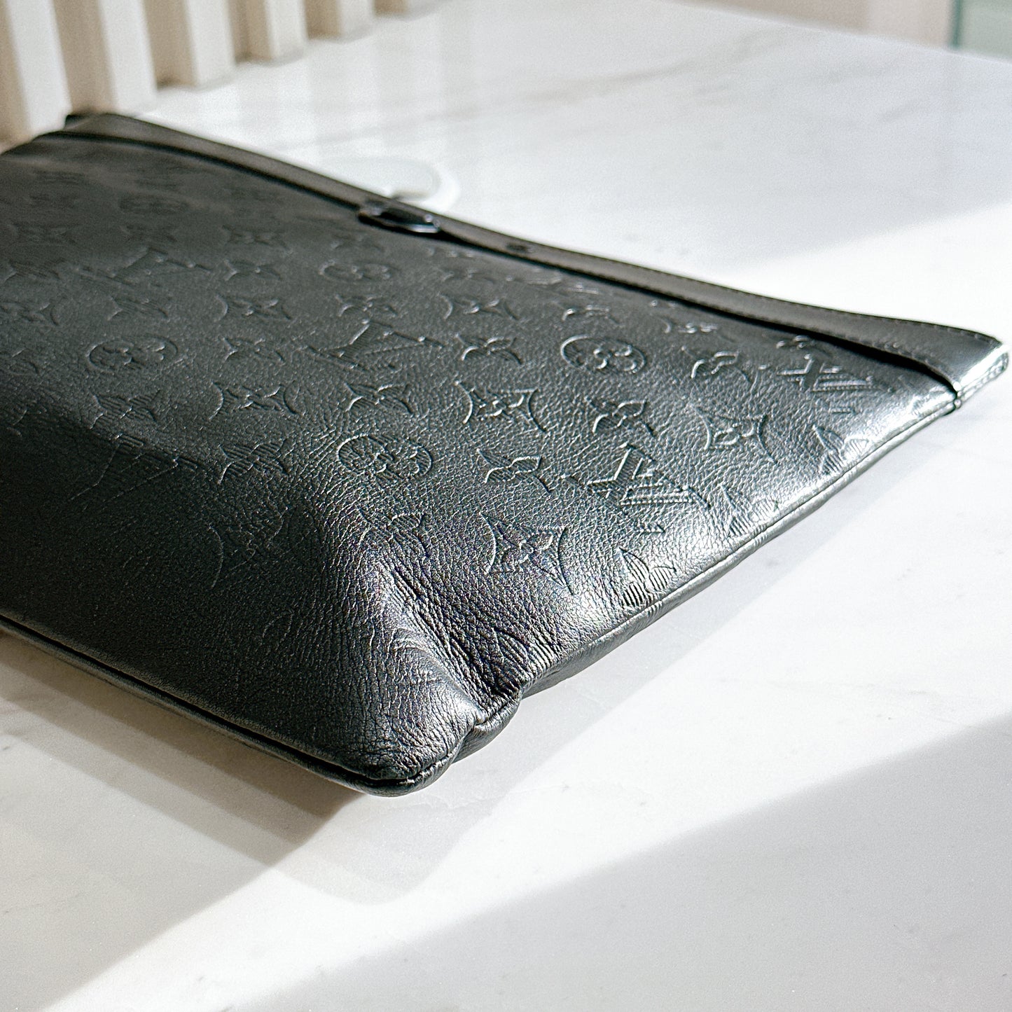 LV Discovery Pochette in Shadow Monogam