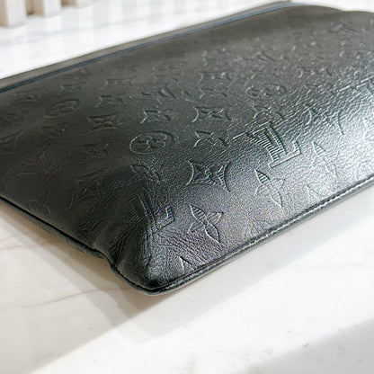 LV Discovery Pochette in Shadow Monogam