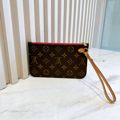 LV Neverfull Monogram Pouch
