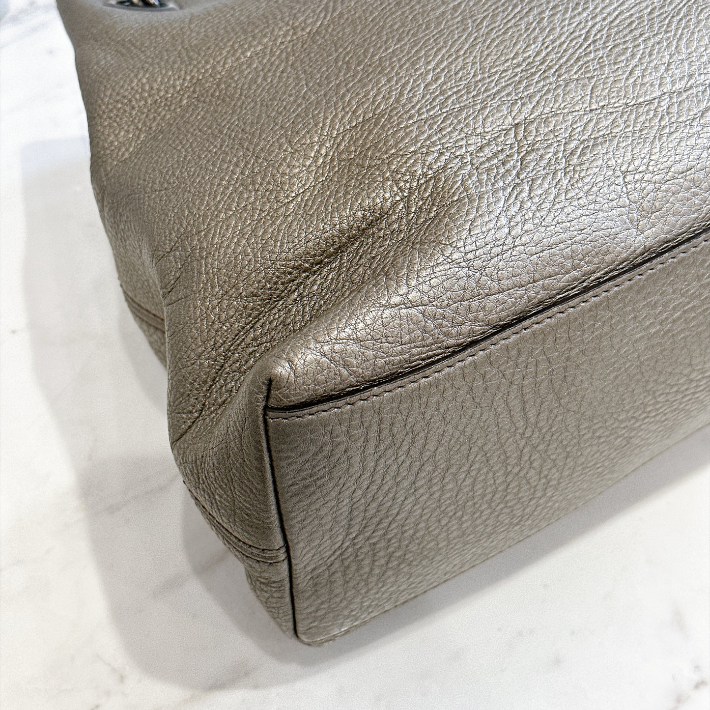 Gucci Soho Tote in Metallic Silver