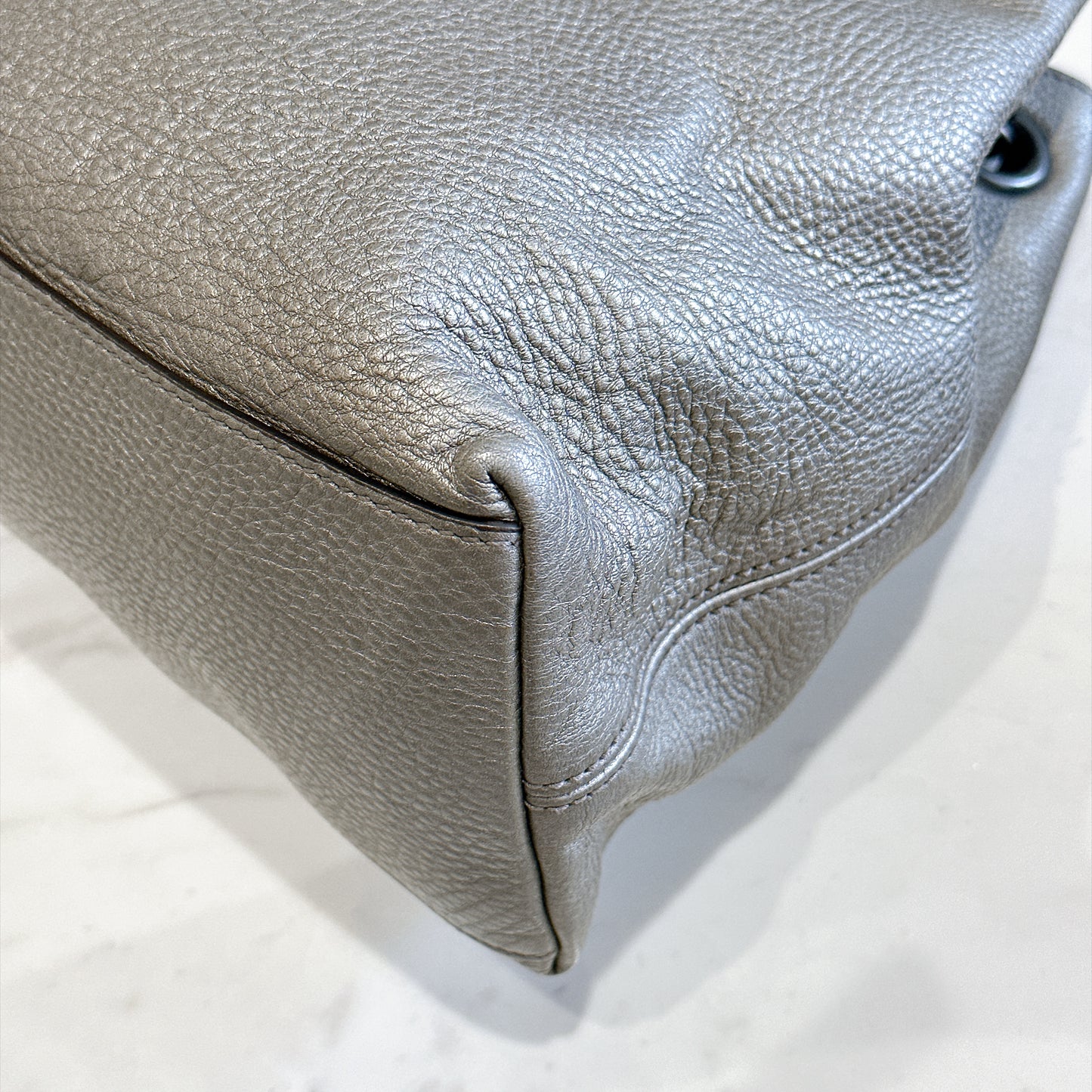 Gucci Soho Tote in Metallic Silver