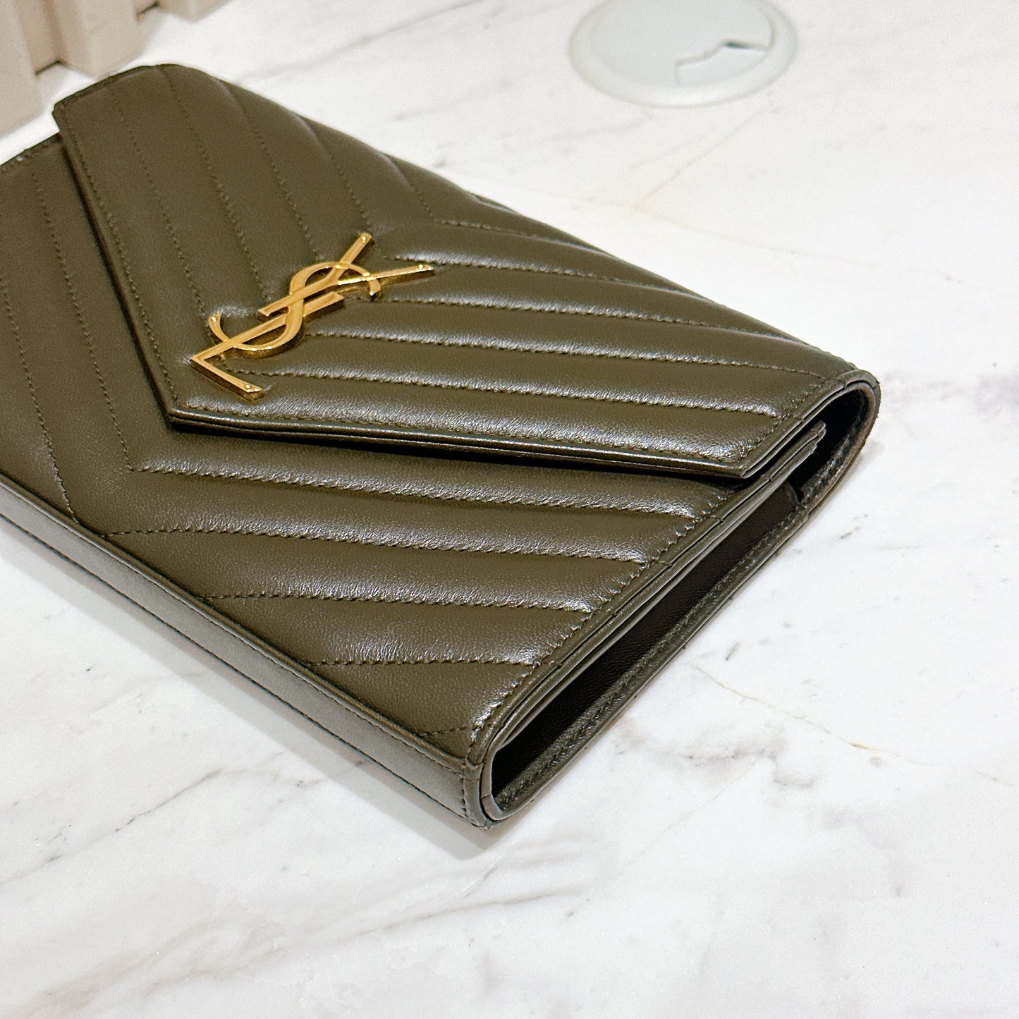 YSL Wallet On Chain Lambskin in Olive Wood