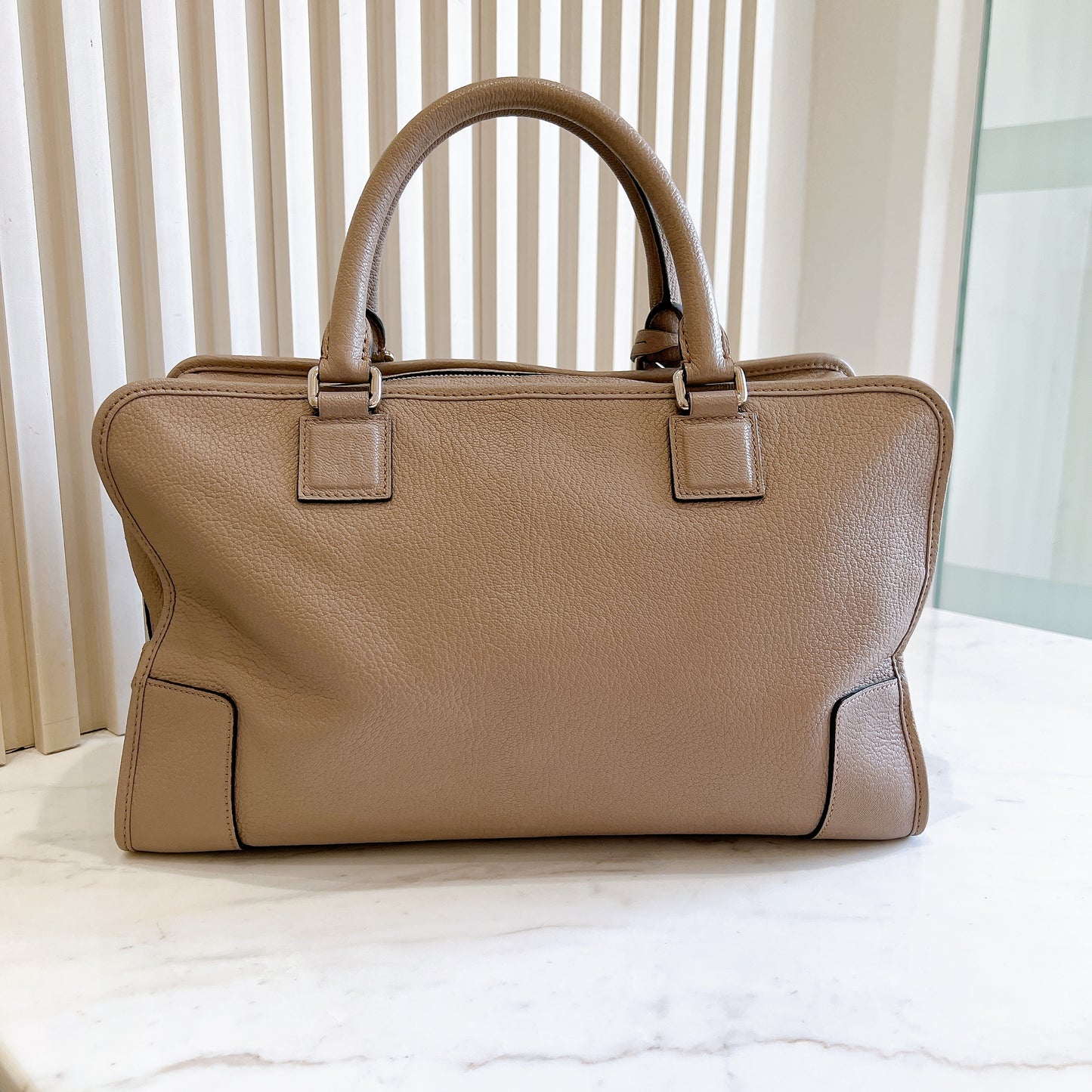 Loewe Amazona 36 in Gray