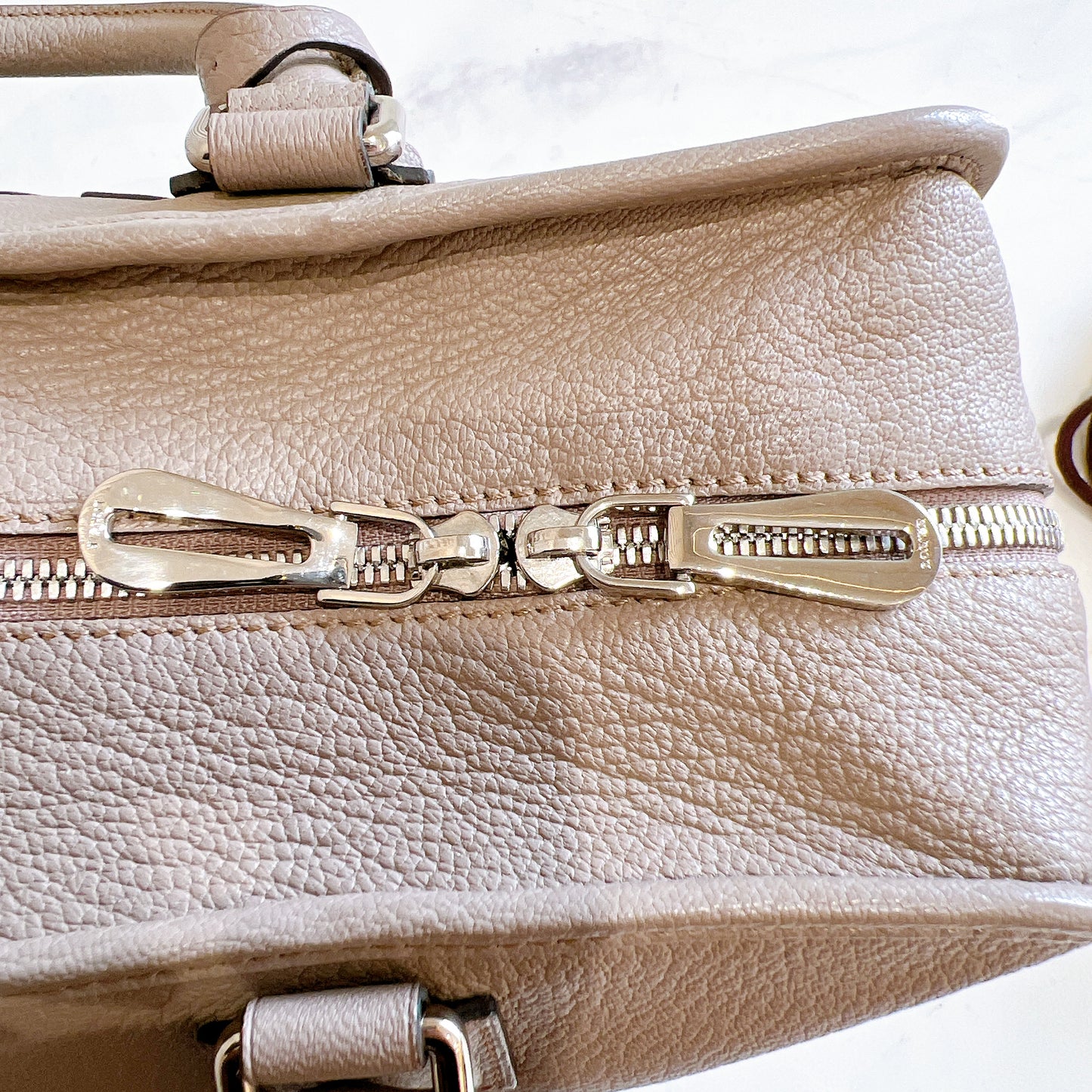 Loewe Amazona 36 in Gray