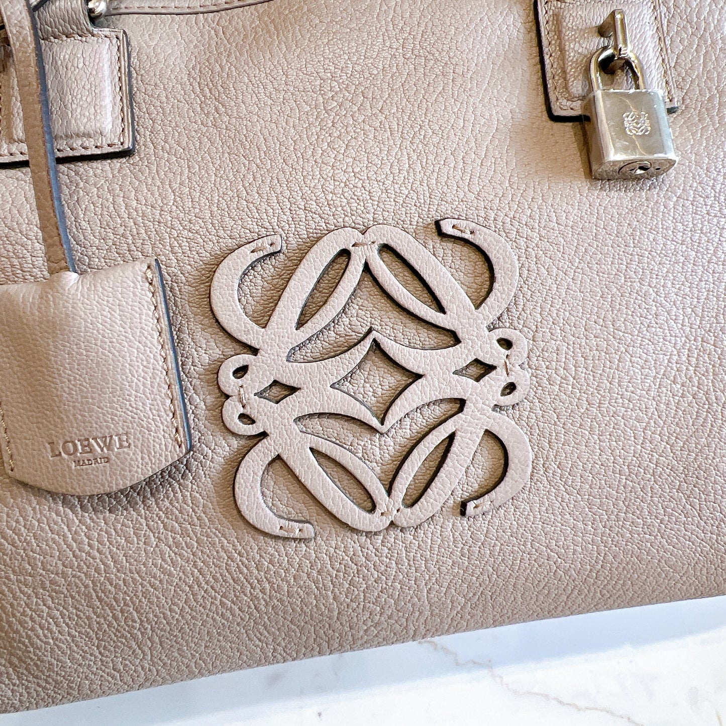 Loewe Amazona 36 in Gray