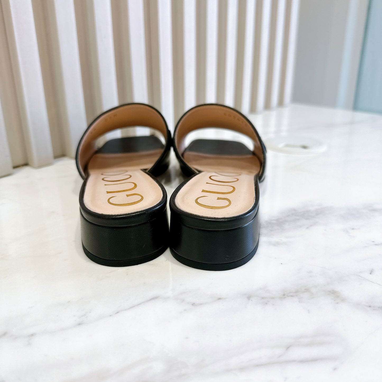 Gucci Zumi Leather Slide Sandals