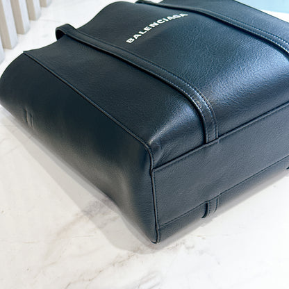 Balenciaga Everyday Tote