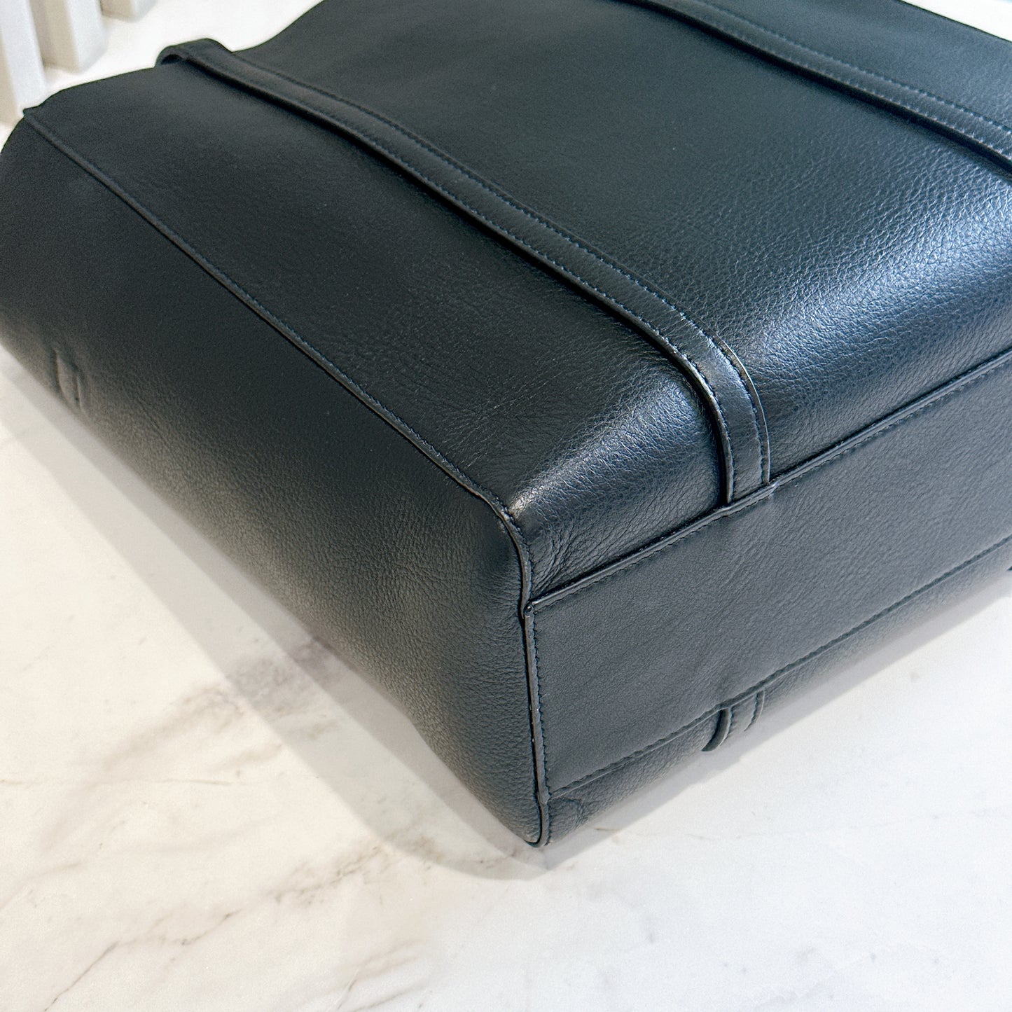 Balenciaga Everyday Tote