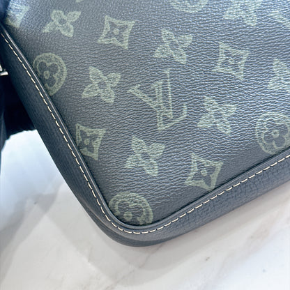 LV Trio Messenger Dark Green