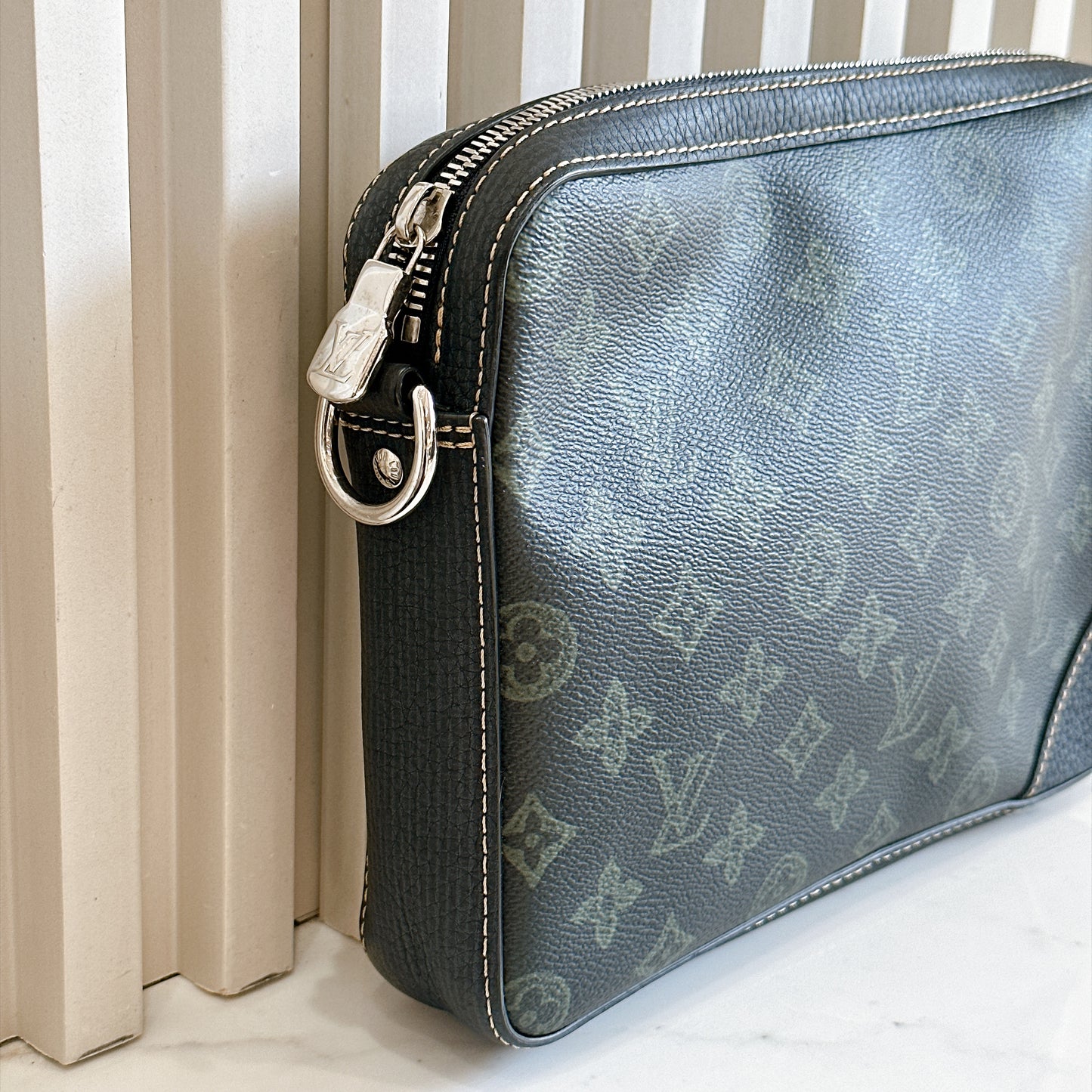LV Trio Messenger Dark Green