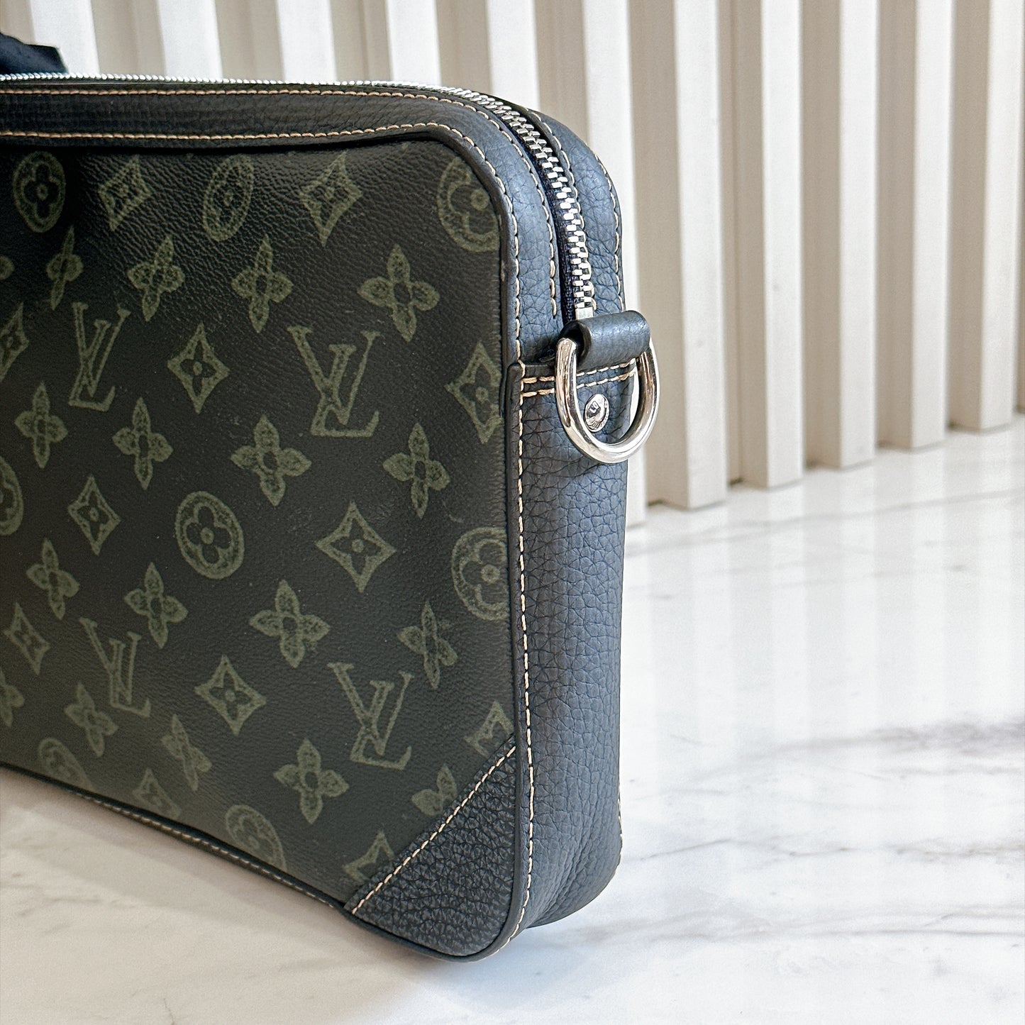 LV Trio Messenger Dark Green