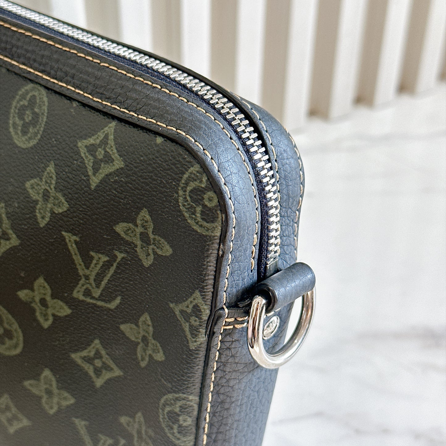 LV Trio Messenger Dark Green