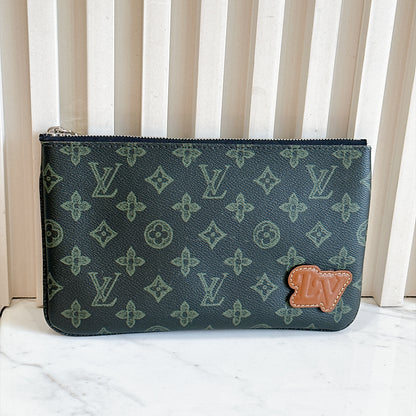 LV Trio Messenger Dark Green