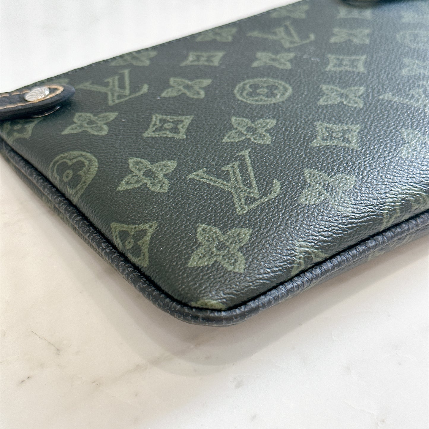 LV Trio Messenger Dark Green