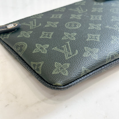 LV Trio Messenger Dark Green