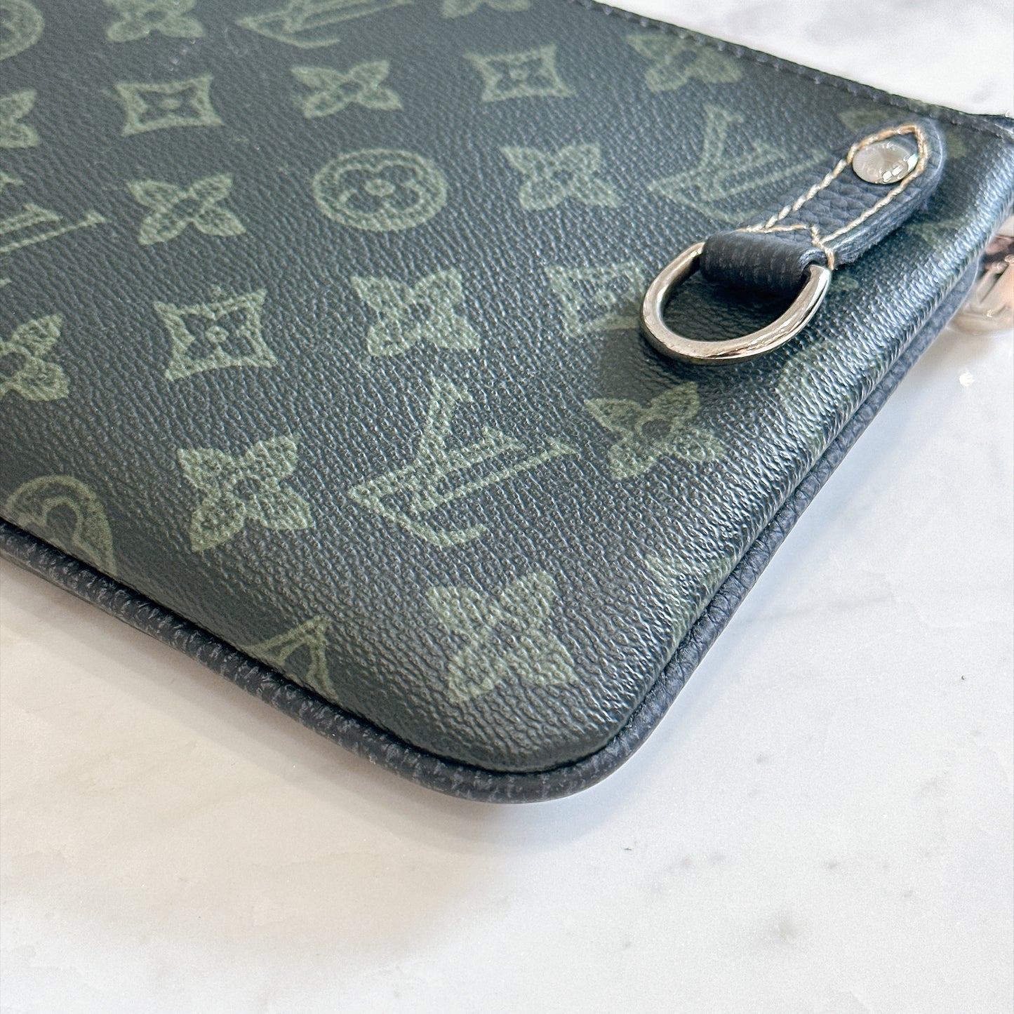 LV Trio Messenger Dark Green