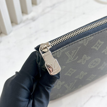LV Trio Messenger Dark Green