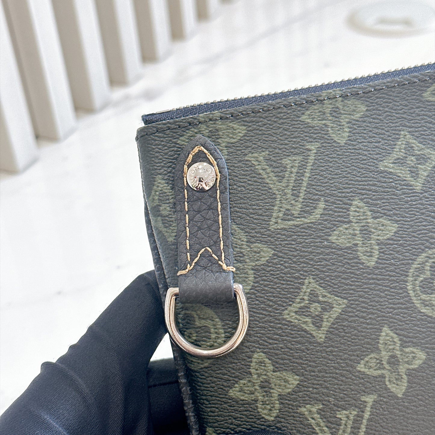 LV Trio Messenger Dark Green