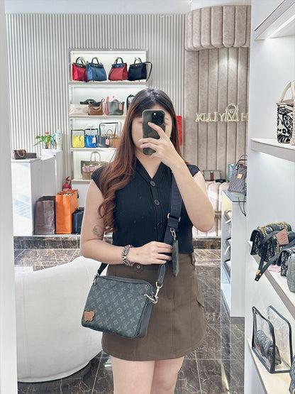 LV Trio Messenger Dark Green