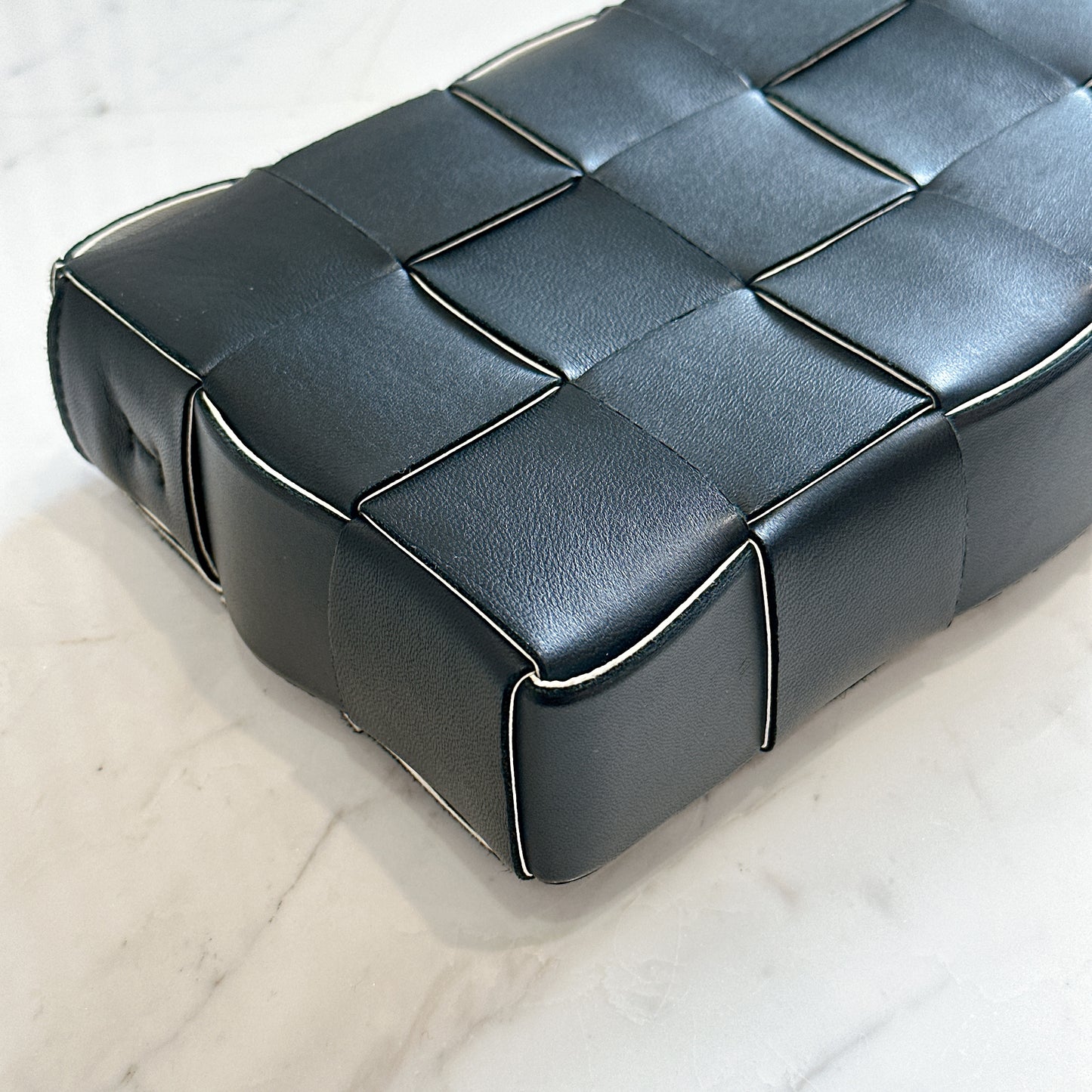Bottega Veneta Cassette in Black