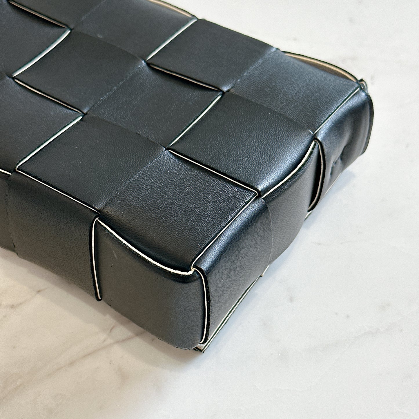Bottega Veneta Cassette in Black