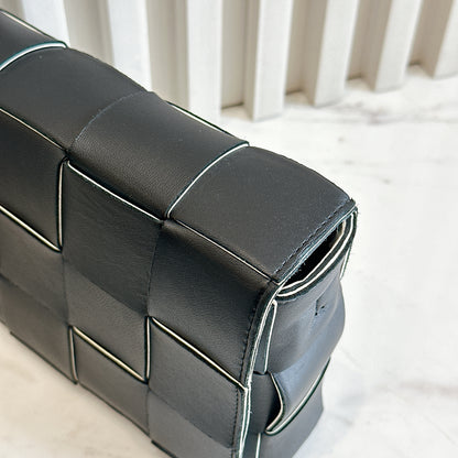 Bottega Veneta Cassette in Black