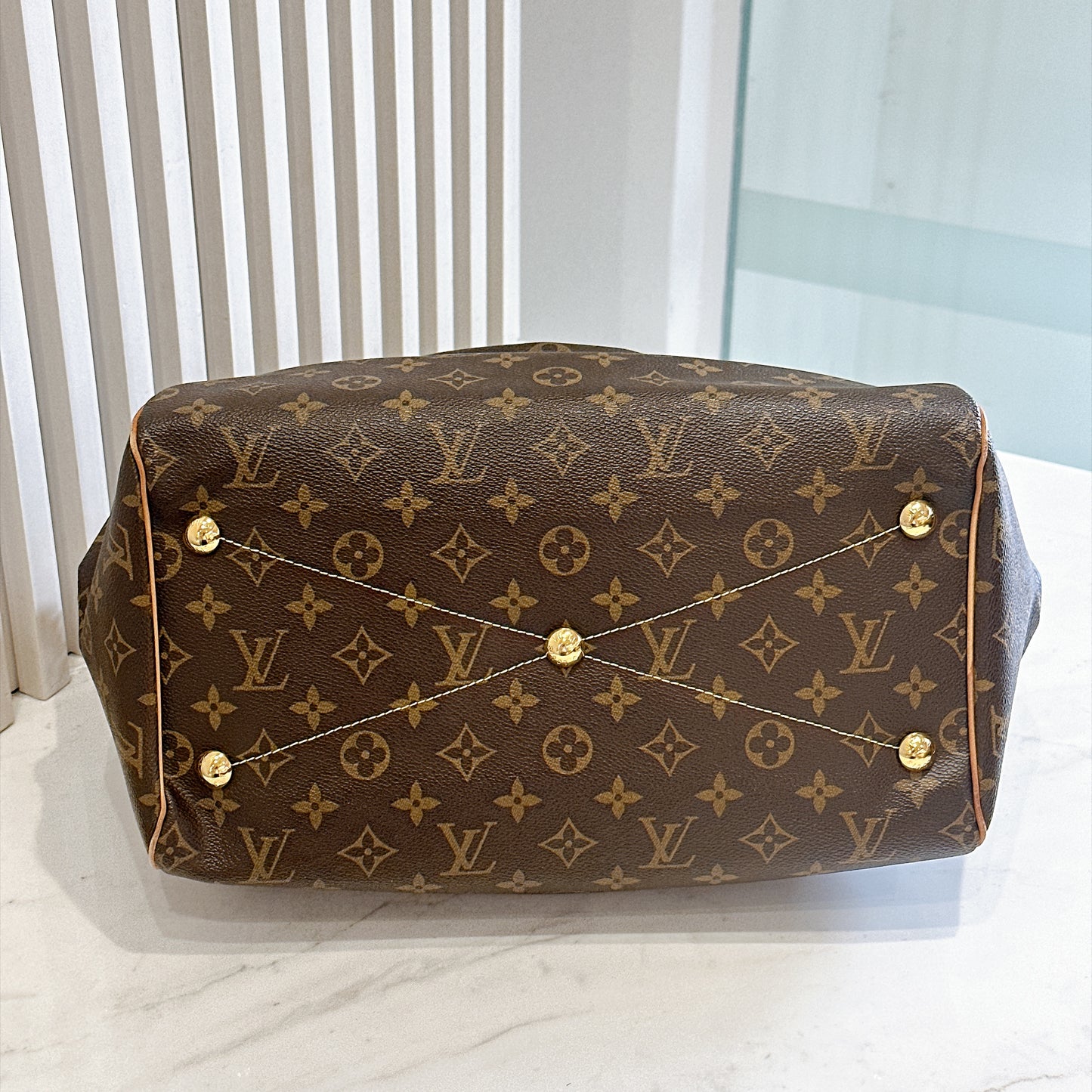 LV Monogram Tivoli GM