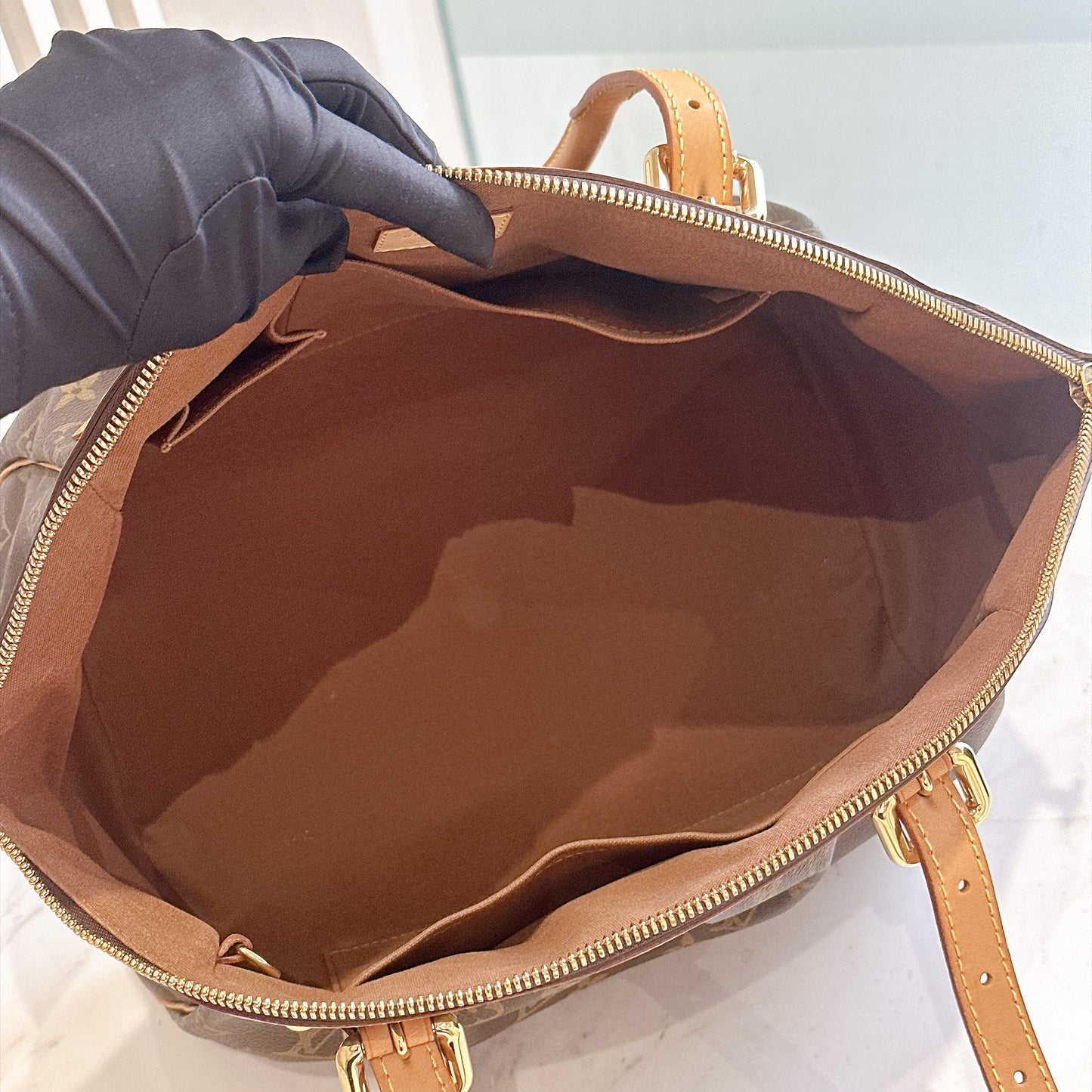 LV Monogram Tivoli GM