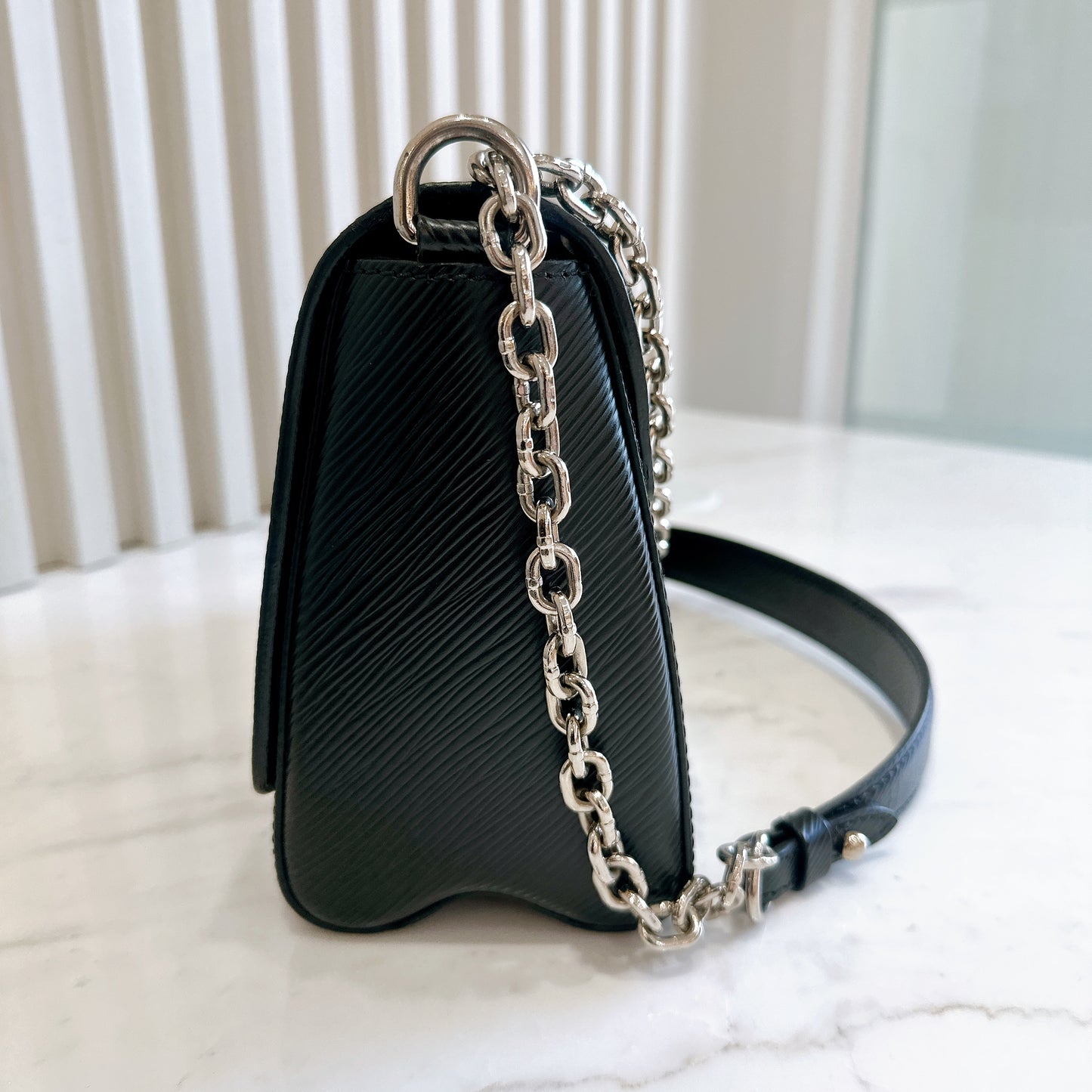 LV Twist MM in Black Epi Leather