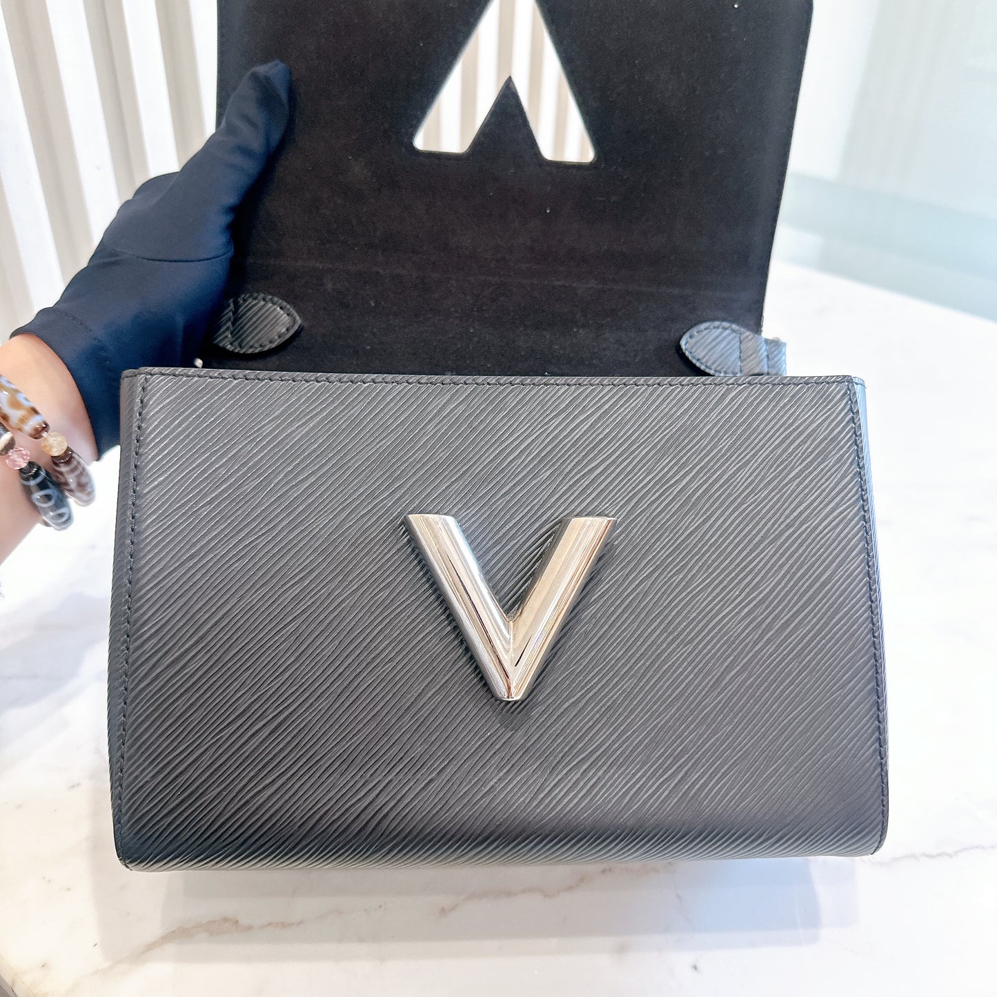 LV Twist MM in Black Epi Leather