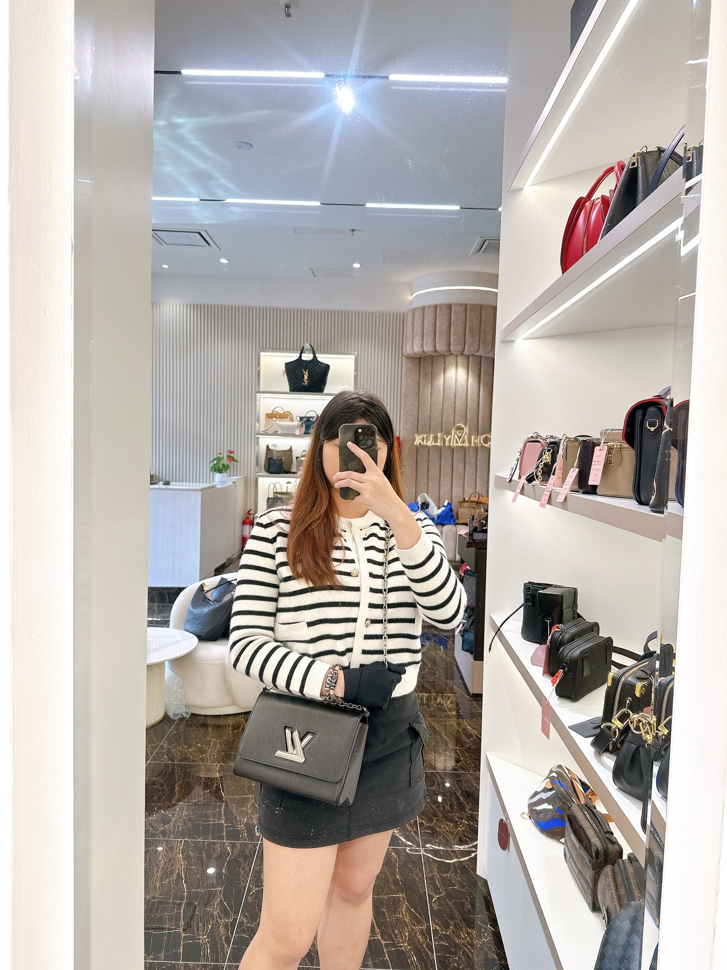 LV Twist MM in Black Epi Leather