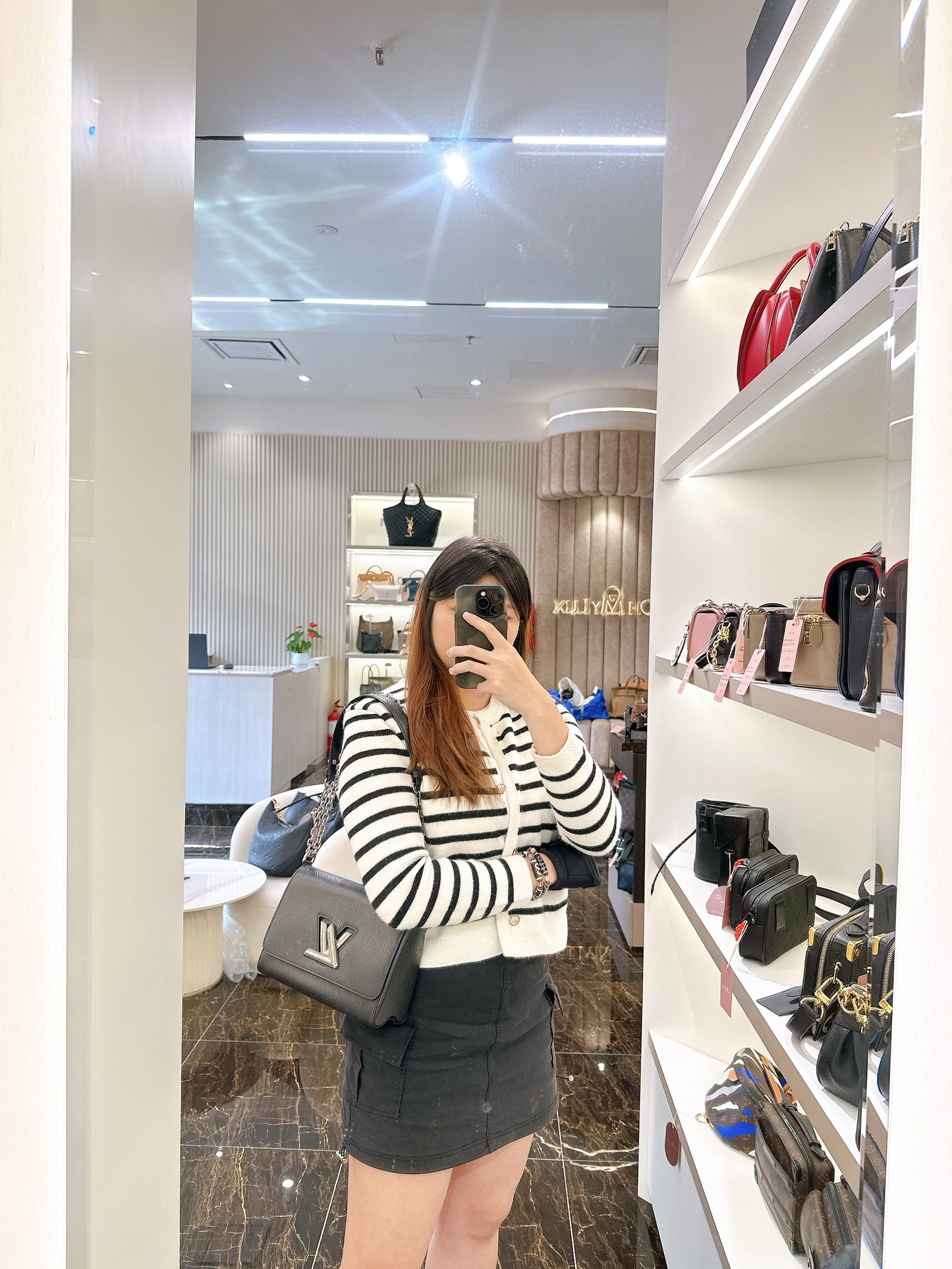 LV Twist MM in Black Epi Leather