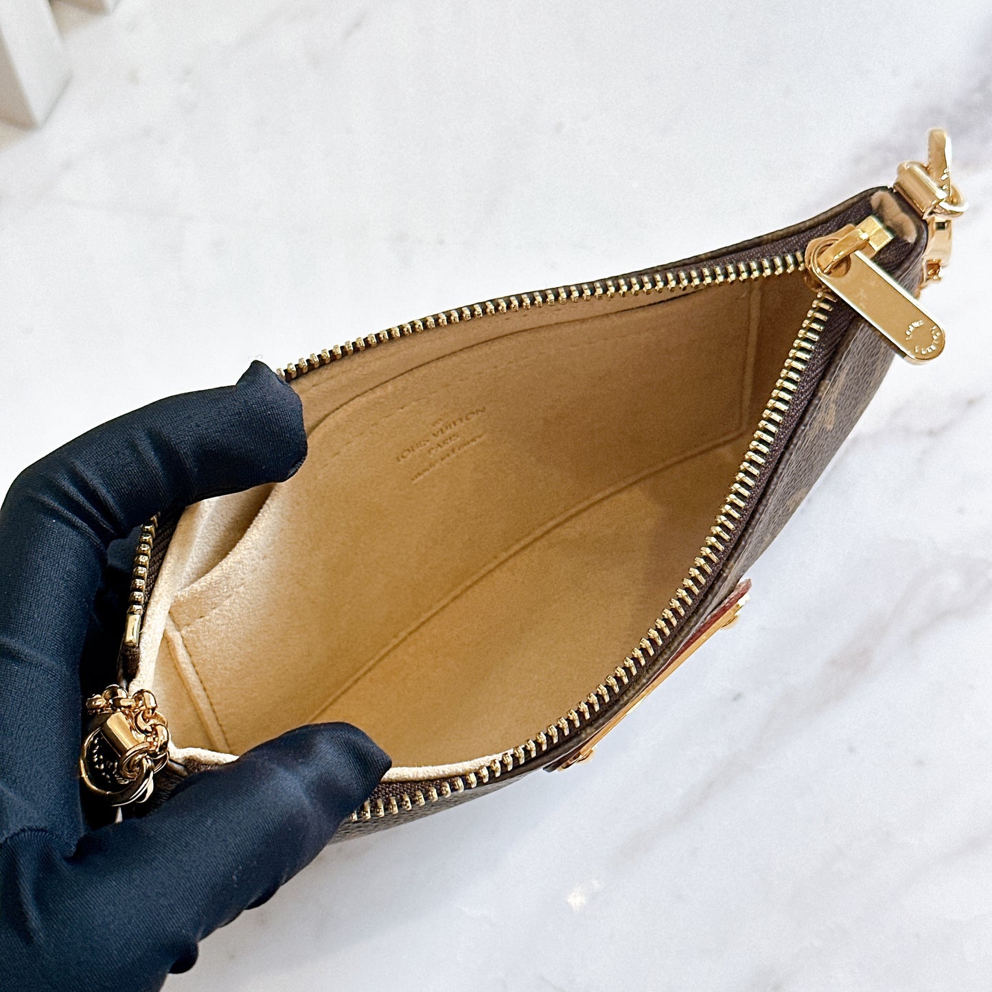LV Pochette Milla MM