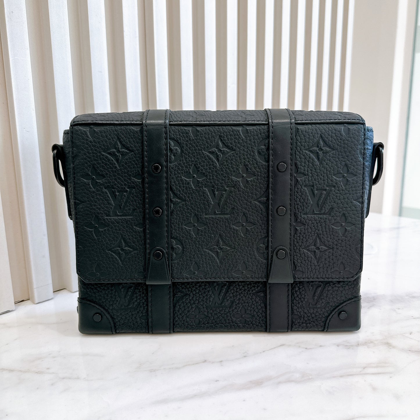 LV Trunk Messenger