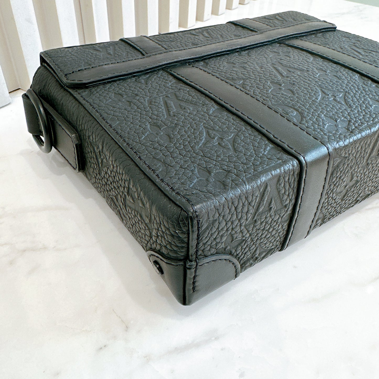 LV Trunk Messenger