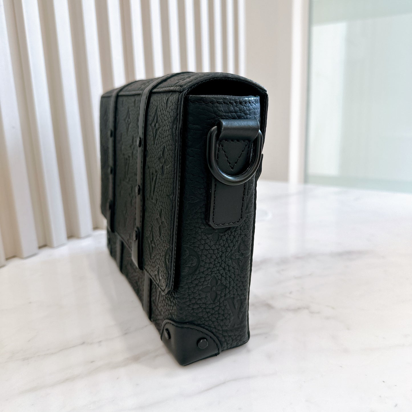 LV Trunk Messenger