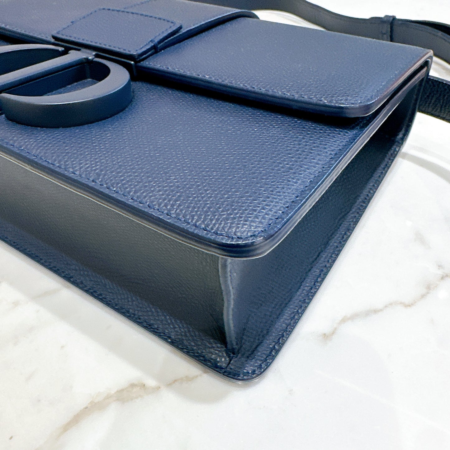 Dior Montaigne 30 in Calfskin