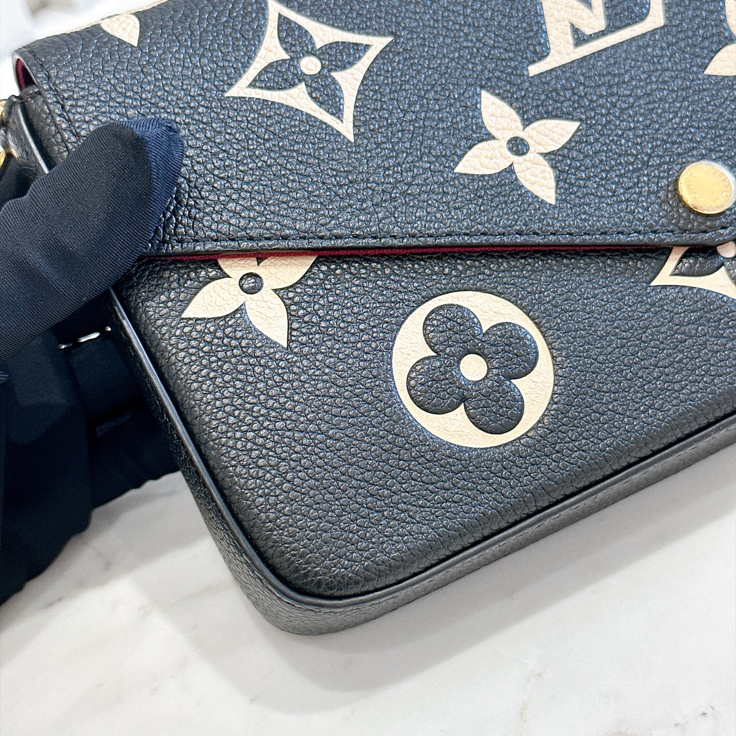 LV Bicolour Felicie Pochette in Black/Creme