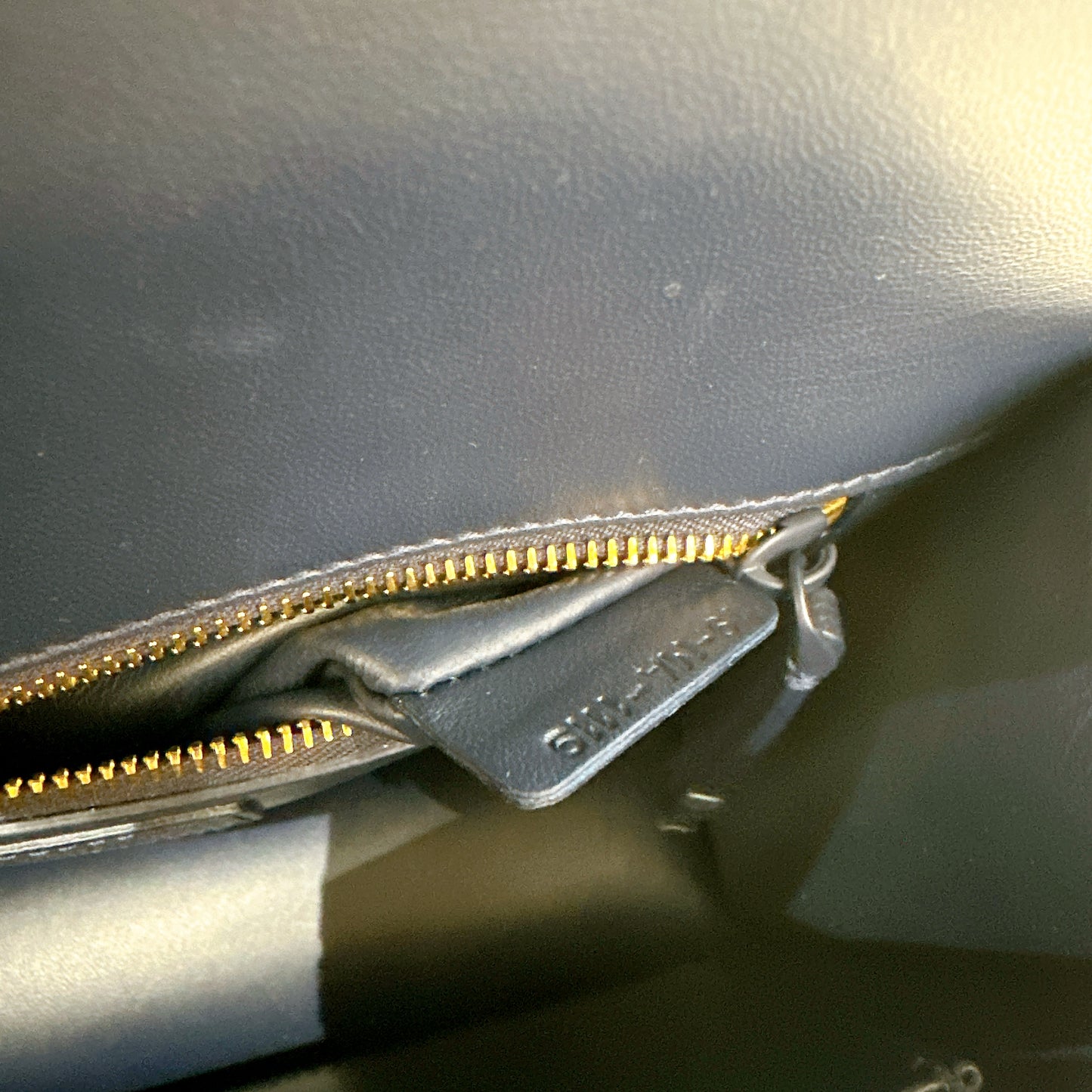 Dior Montaigne 30 in Calfskin