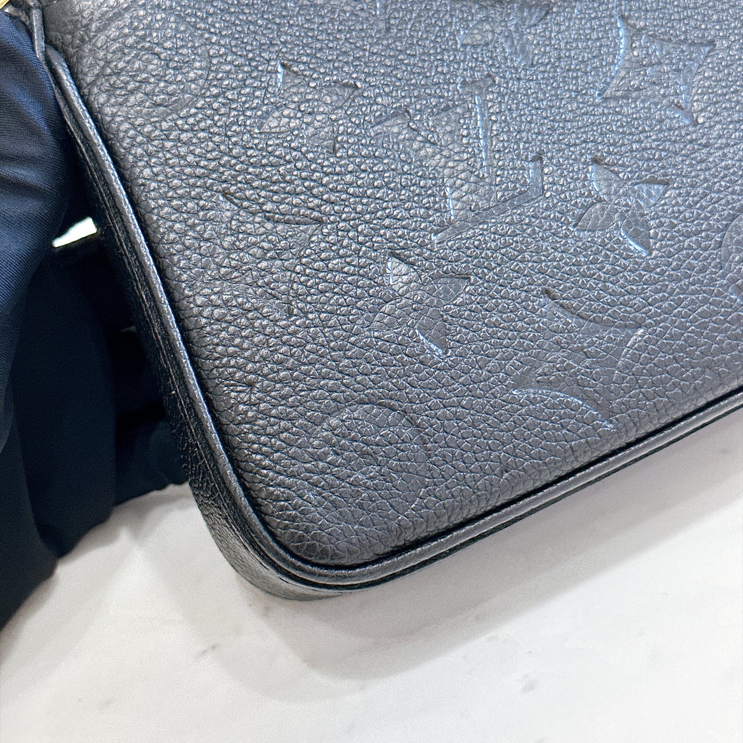 LV Easy Pouch in Black