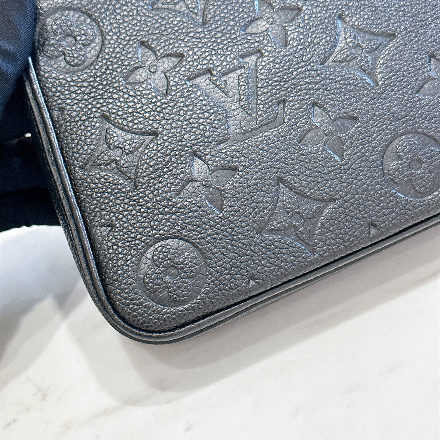 LV Easy Pouch in Black