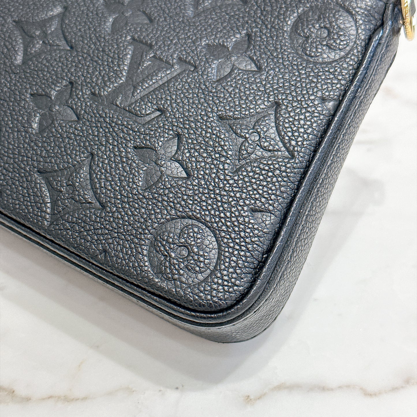 LV Easy Pouch in Black