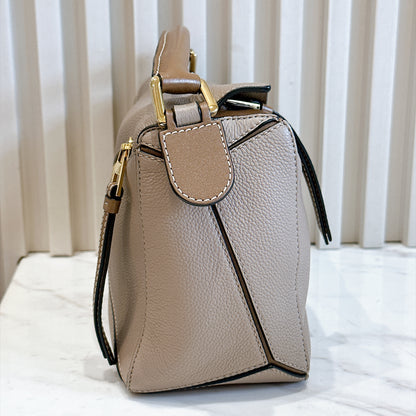 Loewe Small Puzzle in Sand