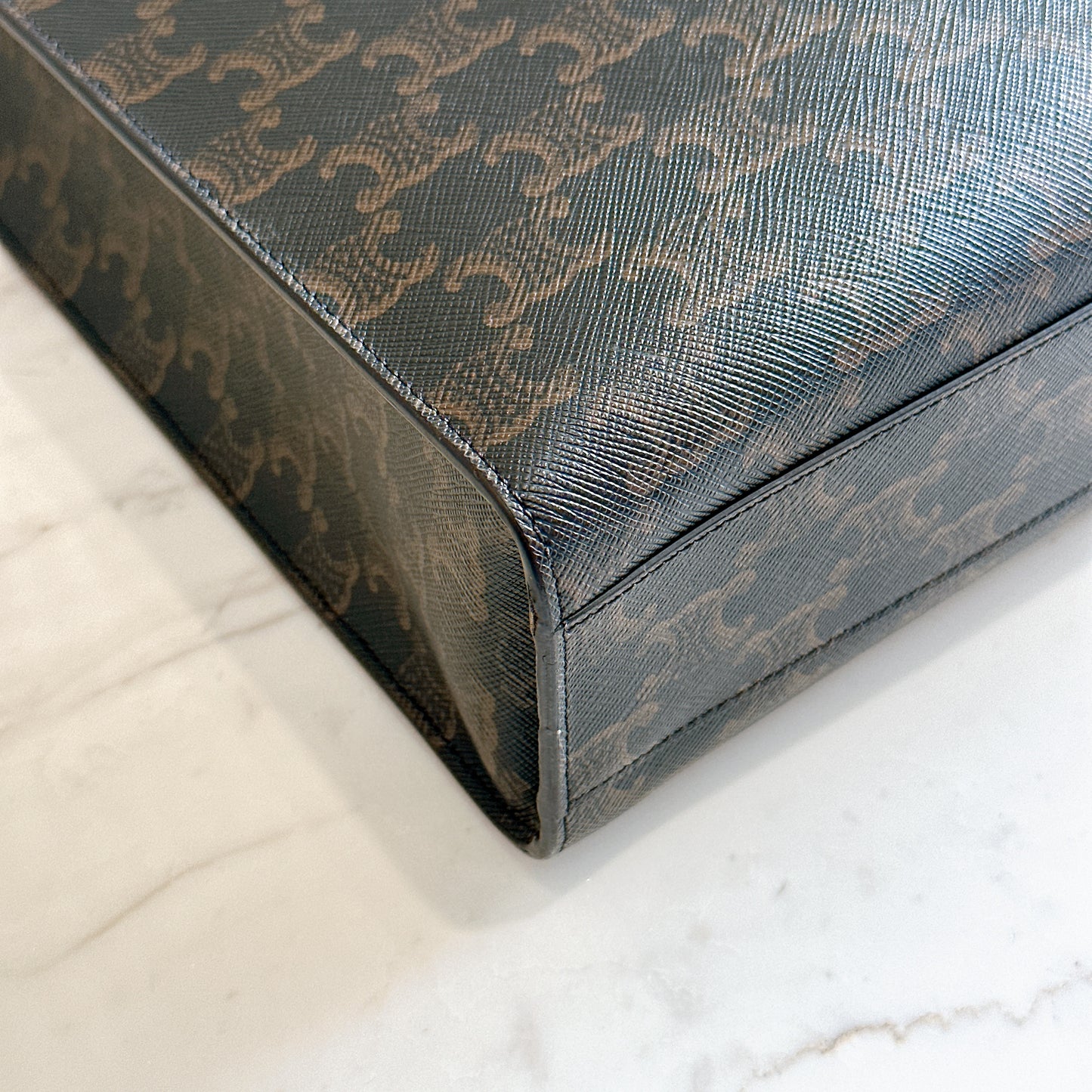 Celine Triomphe Cabas Vertical in Medium