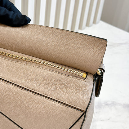 Loewe Small Puzzle in Sand