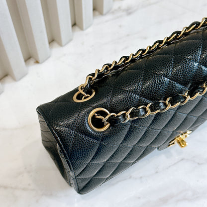 Chanel Classic Flap Medium In Black Caviar GHW