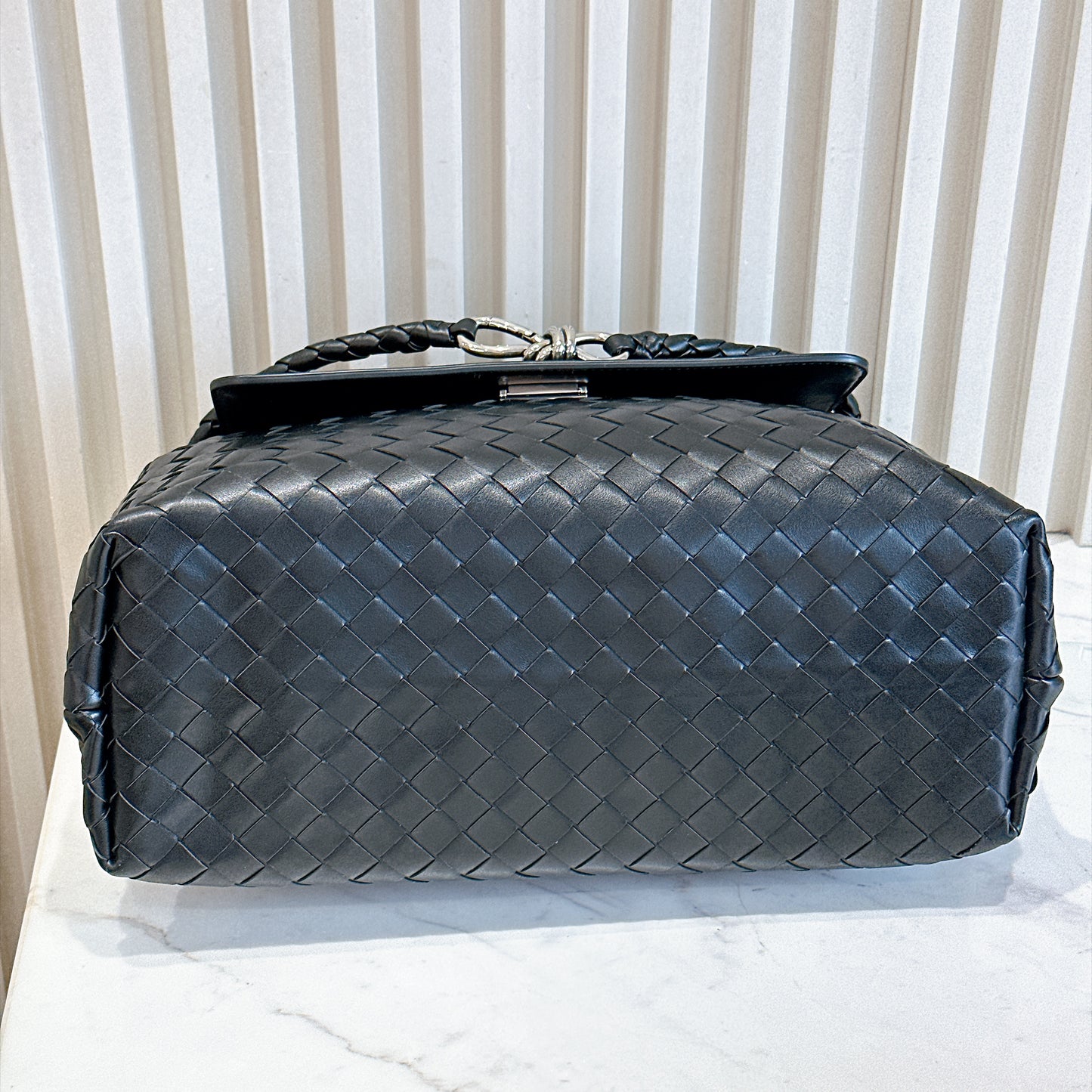 Bottega Veneta Andiamo Messenger in Black
