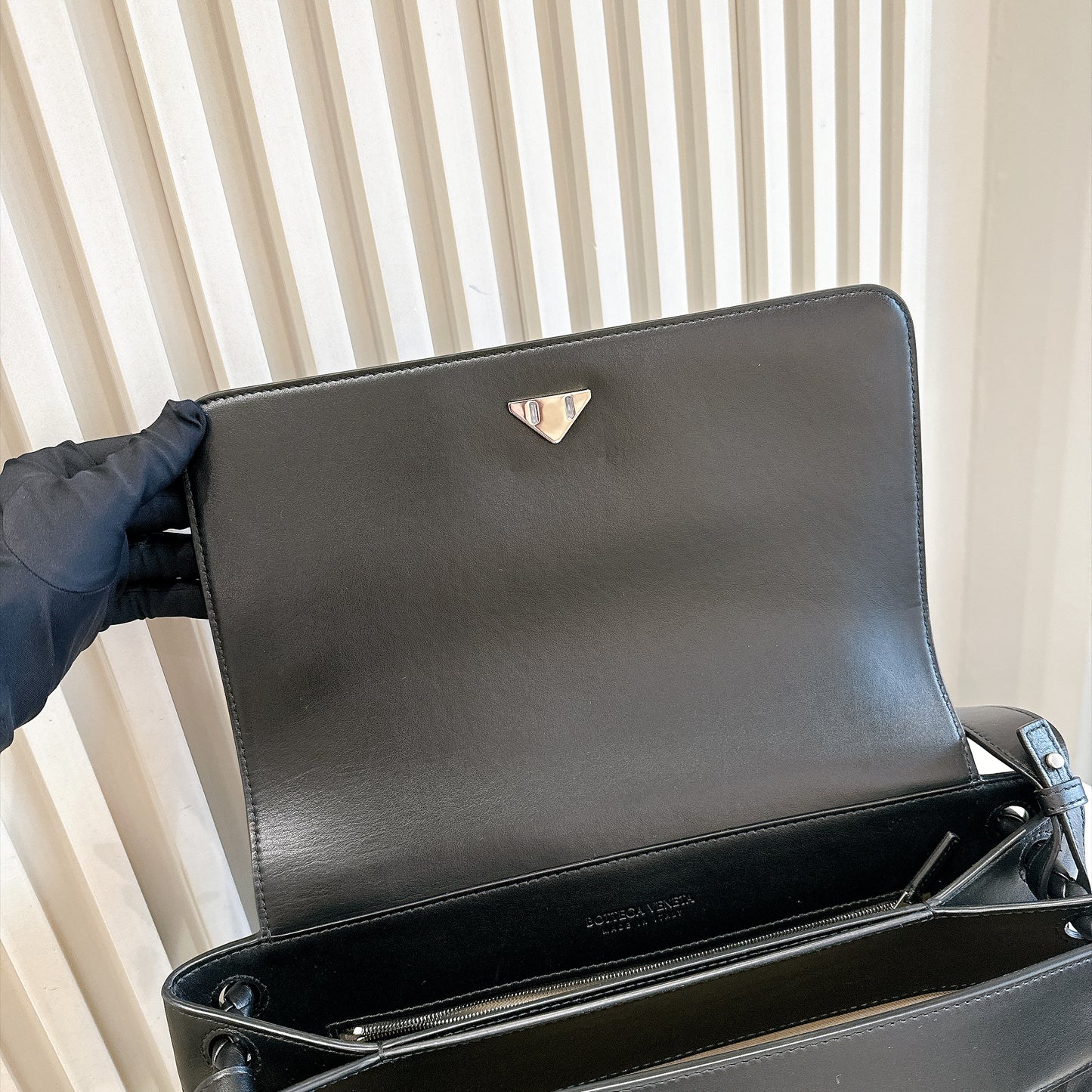Bottega Veneta Andiamo Messenger in Black